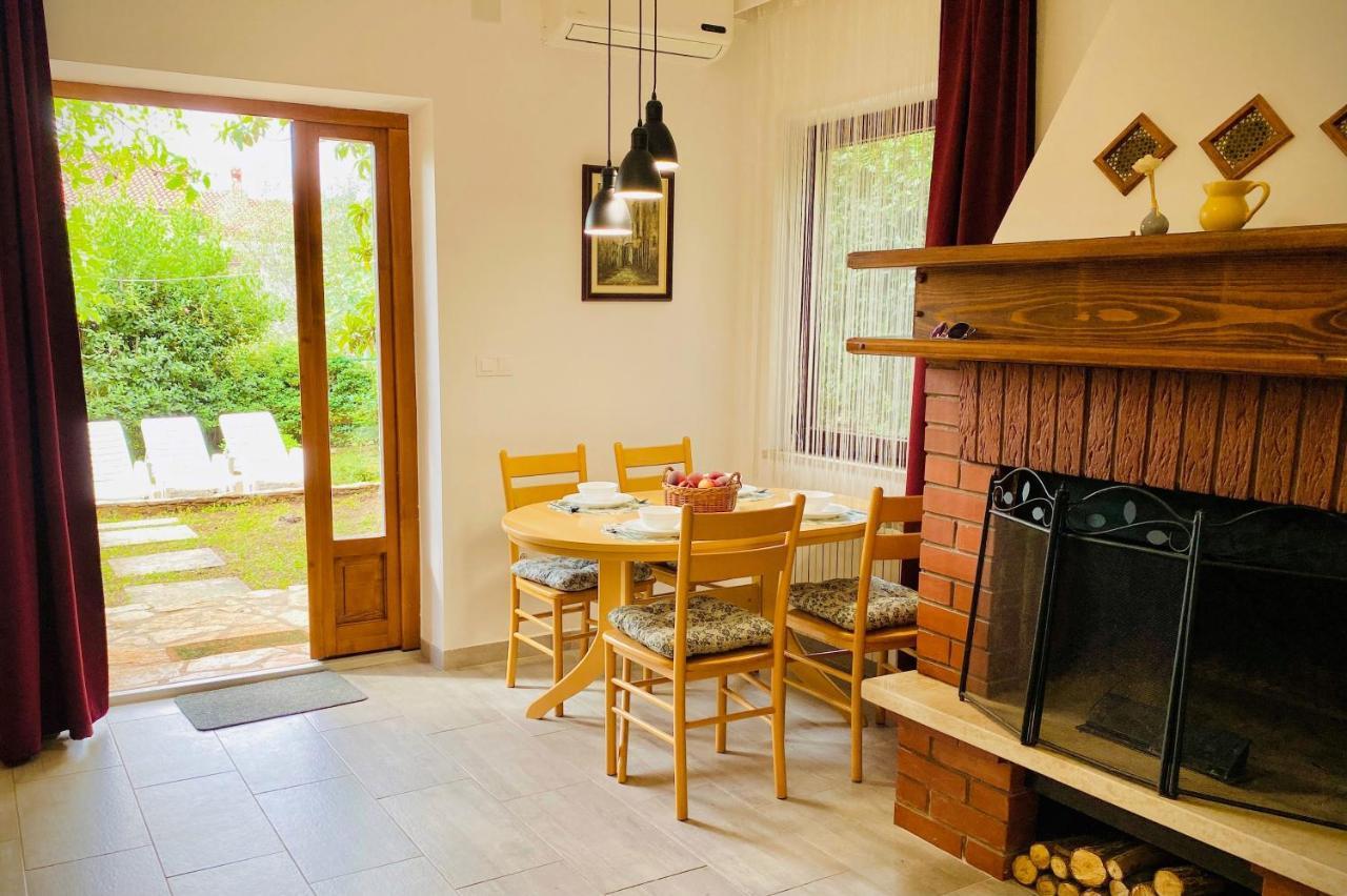 Bilini Garden Apartment Pula Luaran gambar